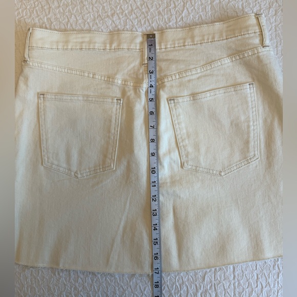 GAP White Denim Mini Skirt – Size 14/32 - Picture 4 of 8